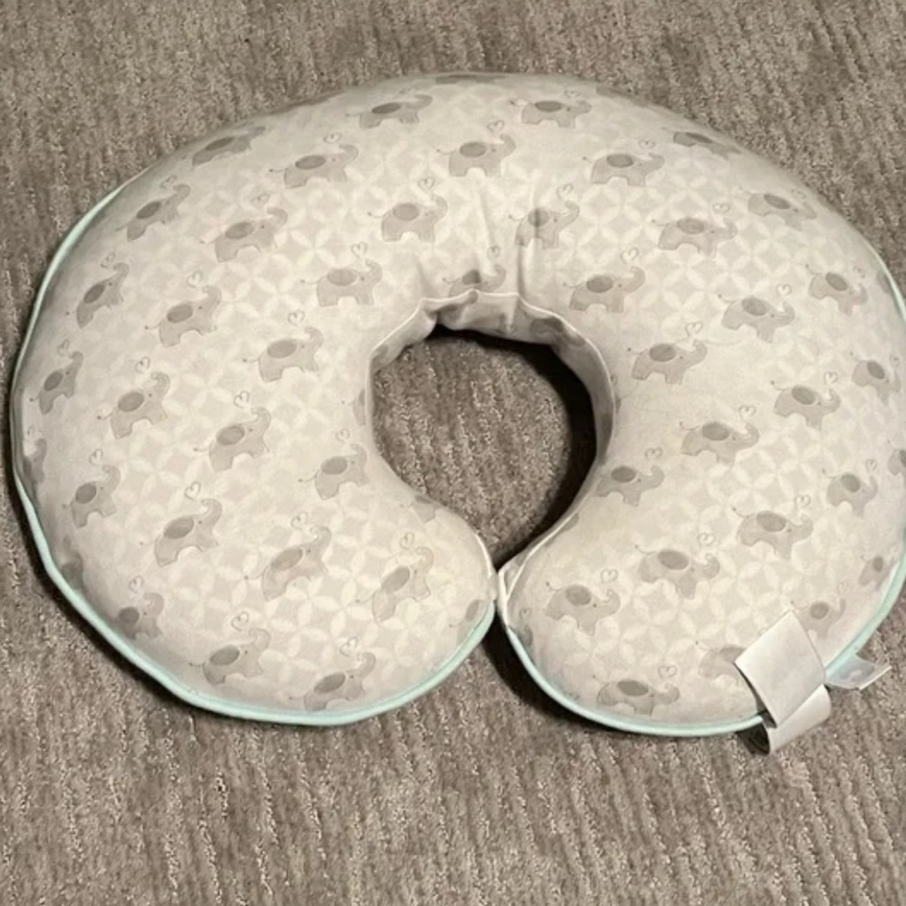 BOPPY PILLOW WITH 2 EXTRA COVERS